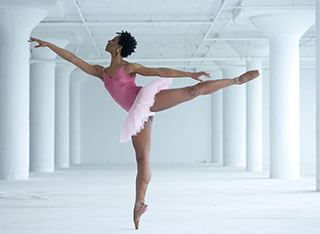 Хореографите на Dance it! ще разкрият какво е да преподаваш в едно от най-известните училища за модерни танци в САЩ