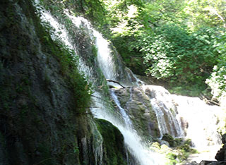Крушунските водопади впечатляват с красота и магнетизъм