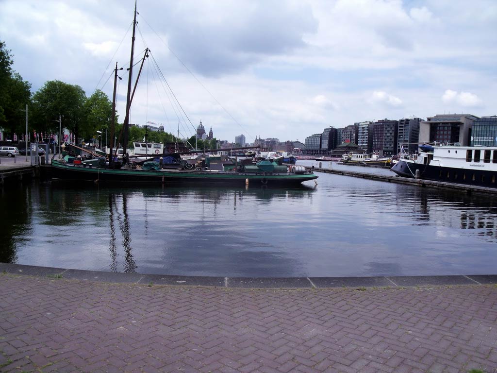 Бумът на туристи в Амстердам притеснява и жителите, и властите на града