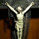 В НАЧАЛОТО БЕ РАЗПЯТИЕТО…