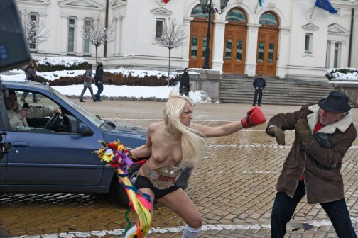 Йоло Денев vs ФЕМЕН