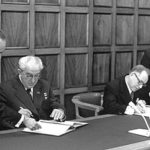 На 6.12.1973 година е подписан договор за сътрудничество между 'големите братя' - КГБ и ЩАЗИ. Документът е подписан от Ю. Андропов /вляво/ и Е. Милке /вдясно/