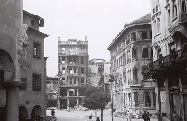Цанко Лавренов (1896 – 1978) - Бомбардирана София