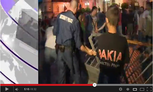 Видео разконспирира внедрени от властта провокатори в протестите