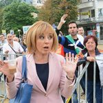 Мая Манолова