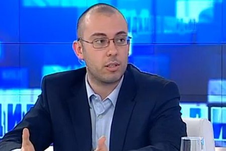 Пари няма, ако продължи това харчене, през декември всичко спира