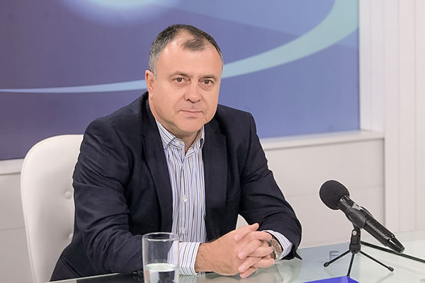 „Музикаутор” действа от позицията на монополист, а офертата му е непосилна за бюджета на БНР, коментира шефът му Александър Велев.