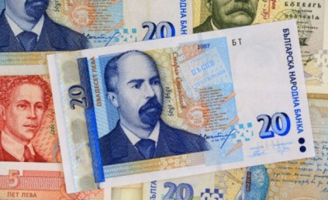Средната работна заплата в България с растеж от 123% за 10 г.