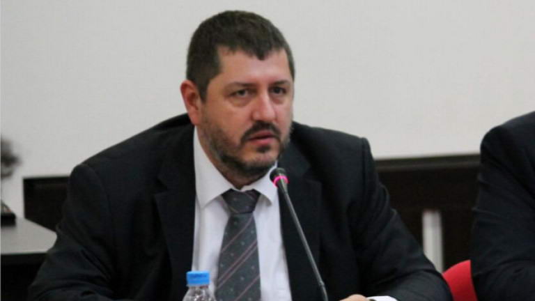 д-р Радостин Вазов