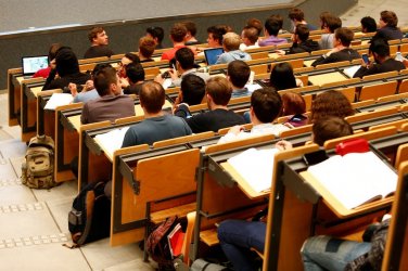 Университетите у нас масово преподават остаряло съдържание