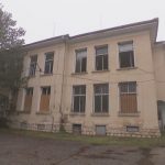 Ученици от с. Бъзън искат да откупят и ремонтират местното училище
